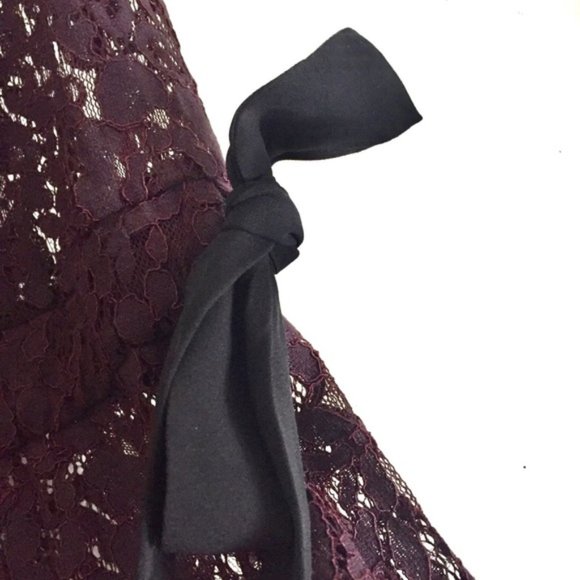 LOFT | Plum/Merlot Lace Bell Tie-Sleeve To… - Picture 6 of 7
